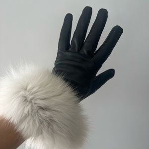 Black Leather Gloves with fur trim